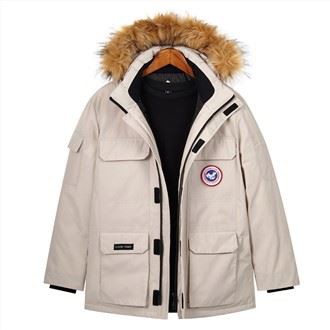 Jaket Parka Dengan Bulu Palsu